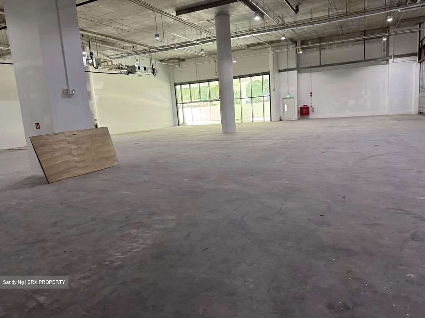 BIG BOX (D22), Retail #572115961